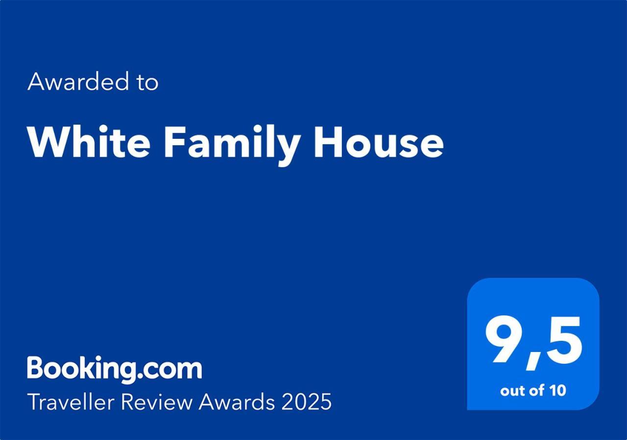White Family House Apartment Авиеро Екстериор снимка